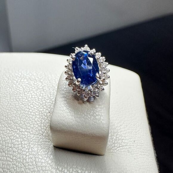 Incredible 2.95ctw sapphires and diamond stud earrings in 18k white gold! - Picture 7 of 12